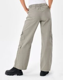 Mid Rise Straight Leg Cotton Cargo Pant -Style Fashion Fit calvin cargo pant its a lil dill back pw53226cot