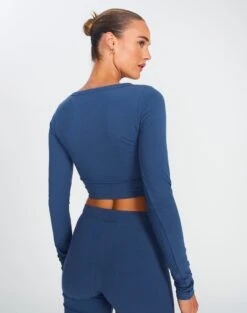 Button Up Cropped Long Sleeve Top -Style Fashion Fit co peony longsleeve moby dick back tc93716cot