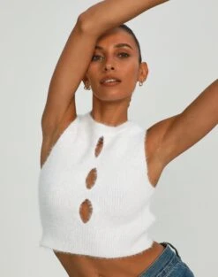 Ribbed Turtleneck Top -Style Fashion Fit flore fluffy knit vest milk front kv94397flu 5