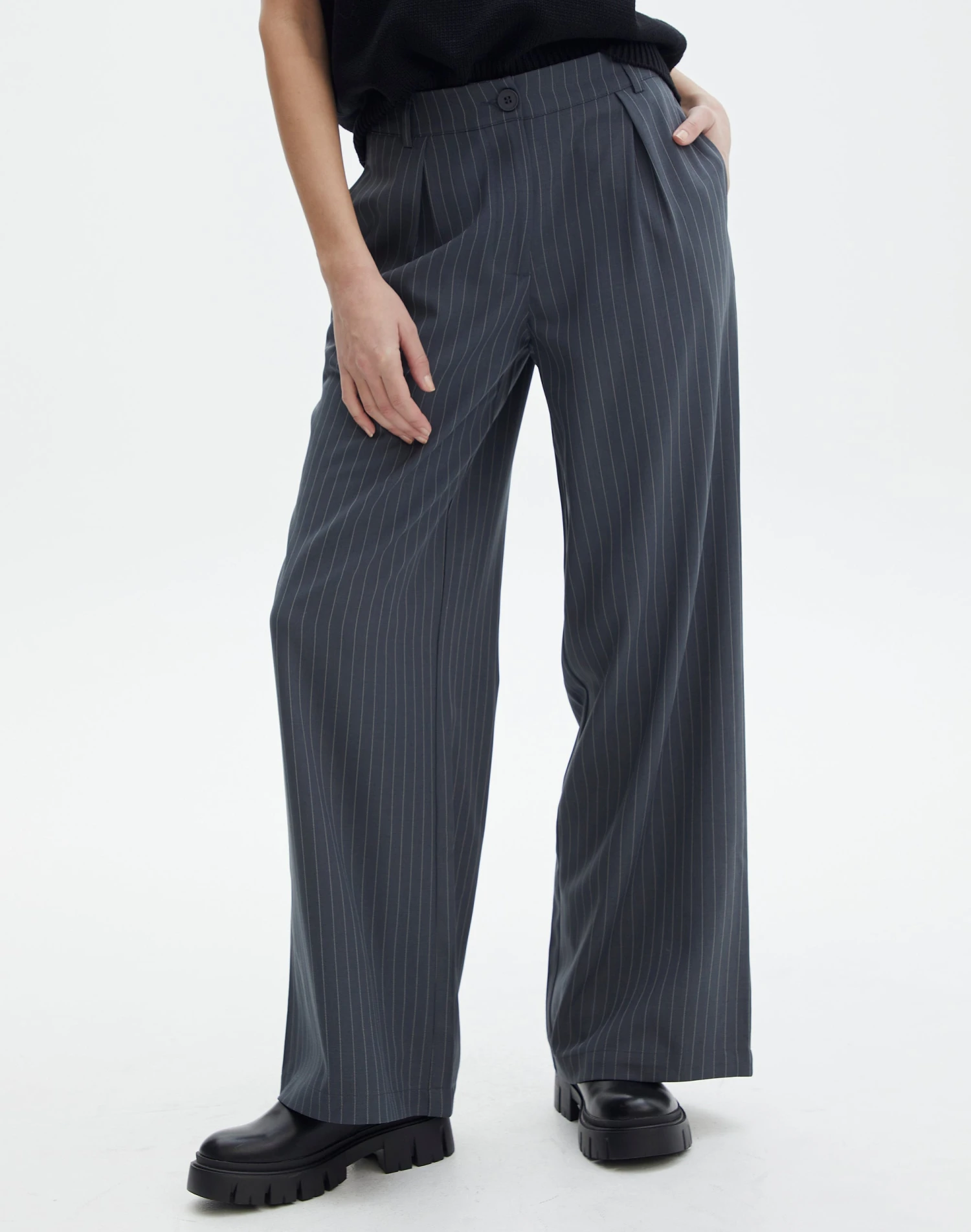 Mid Rise Striped Relaxed Leg Pant 4 Mid Rise Striped Relaxed Leg Pant - Image 2