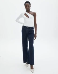 Supersoft One Shoulder Long Sleeve Cut Out Bodysuit -Style Fashion Fit lua asymmetric cut out bodysuit milk full tb116518pch