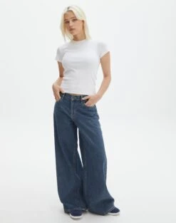 Supersoft Cut Out High Neck Crop Tank -Style Fashion Fit r hyper mid rise wide leg jean coyote blue front jd96872rdnm 3