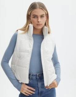 Ribbed Turtleneck Top -Style Fashion Fit r sloan cropped puffer vest bad to the bone front vs49501rcml