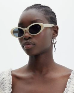 Ruched Twist Front Bandeau Bikini Top -Style Fashion Fit rochelle oval sunglasses take a shelfie front ga135597sun 1