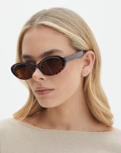 Oversized Contrast Stripe Shirt -Style Fashion Fit rochelle oval sunglasses tort front ga135597sun