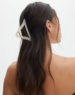 Ruffle Mini Skirt -Style Fashion Fit tri shape hair clip bad to the bone front ha144689clp 2